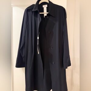 Akris Punto lightweight Women's navy trench coat with belt. Size 10.